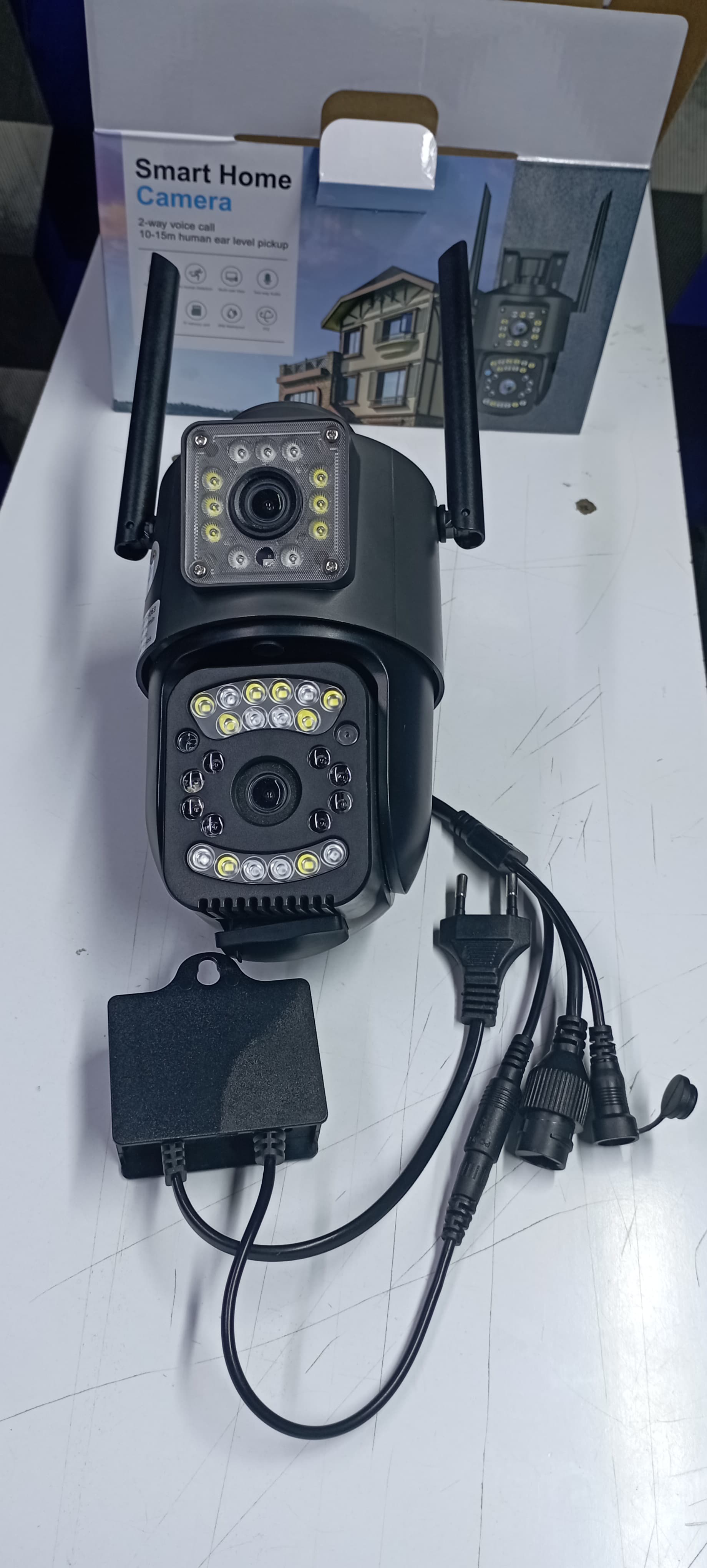 4G/Lan Port Dual Lens Electric Powered CCTV with Strobe Light and Audio Alarm