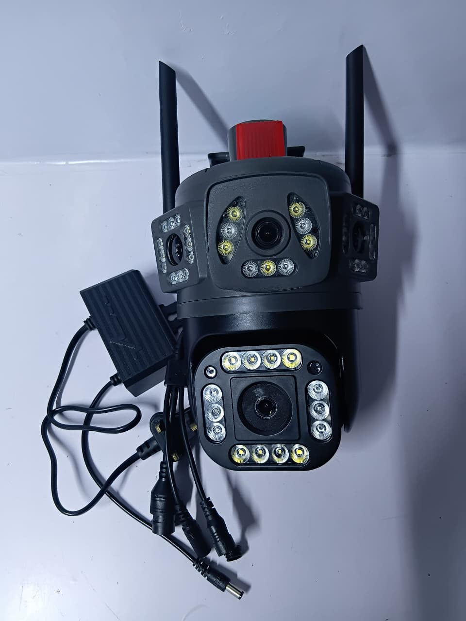 4G/Lan Port Triple Lens AC CCTV Camera with Strobe Light Ksh.6
